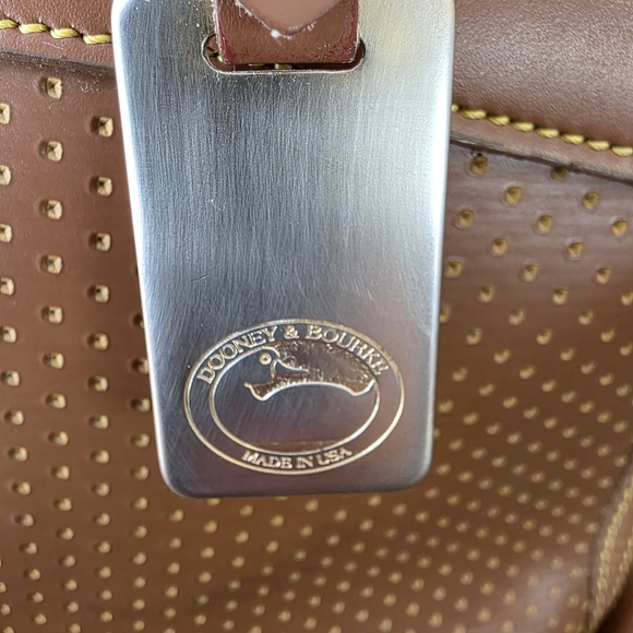 Vintage Dooney & Bourke Essex Satchel In Tan Leather With Gold Hardware - Picture 2 of 16